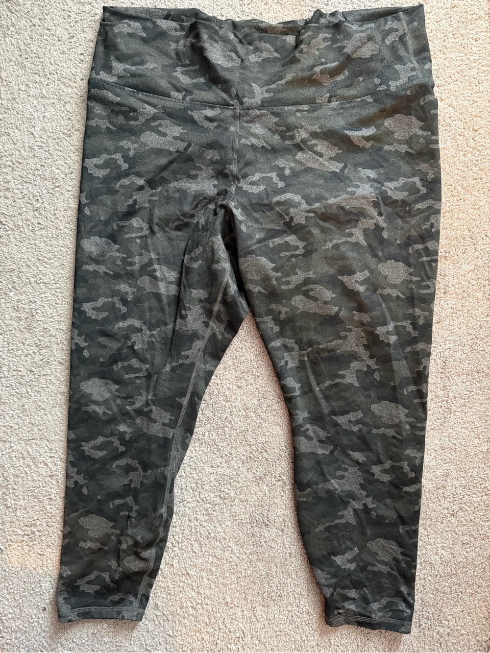 Fabletics Camo Leggings - Green Camo